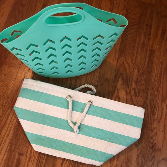 Target Handbags - 🏖🏖2 new beach bags/totes in teal! 👒